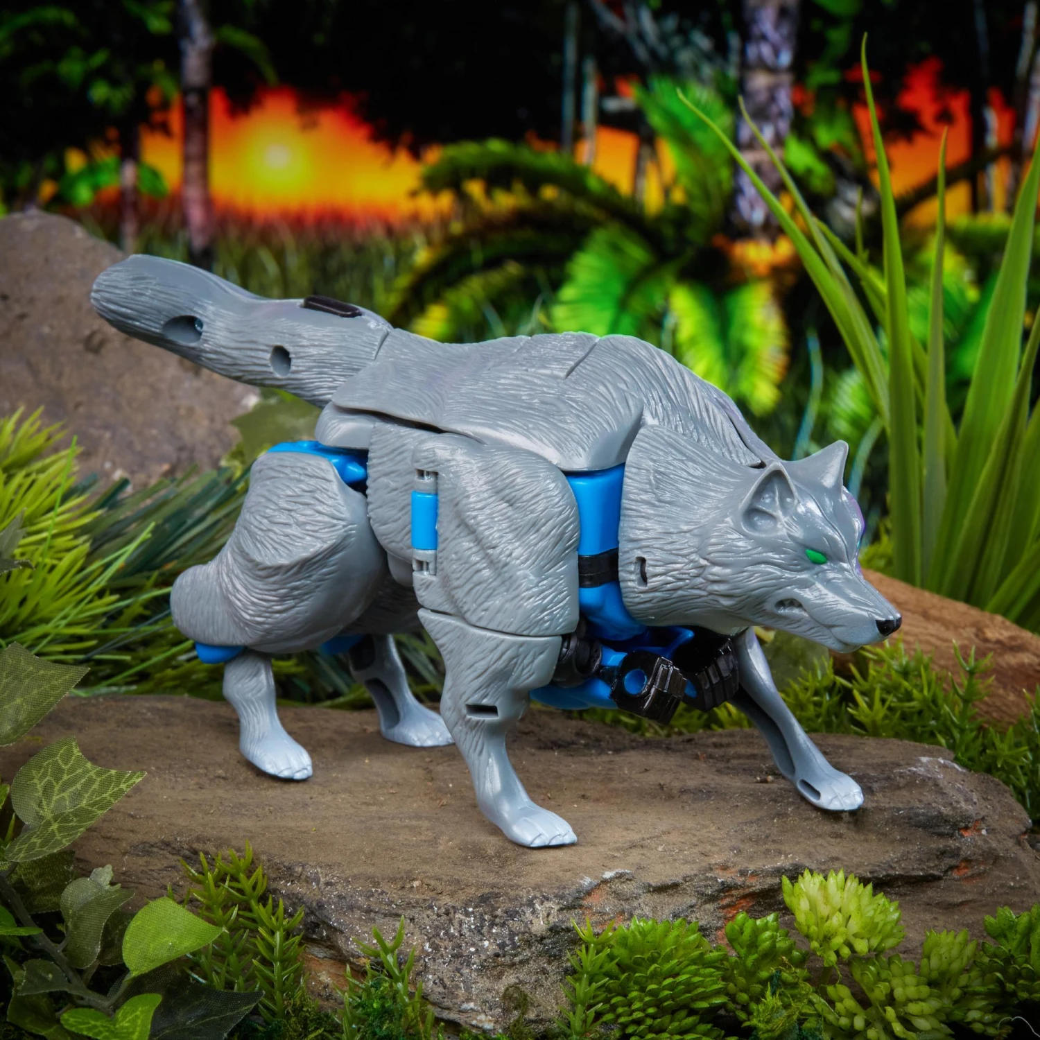 Hasbro Transformers Generations Beast Wars Action Figure - Maximal Wolfgang 7 Hasbro Transformers Generations Beast Wars Action Figure - Maximal Wolfgang - Image 7