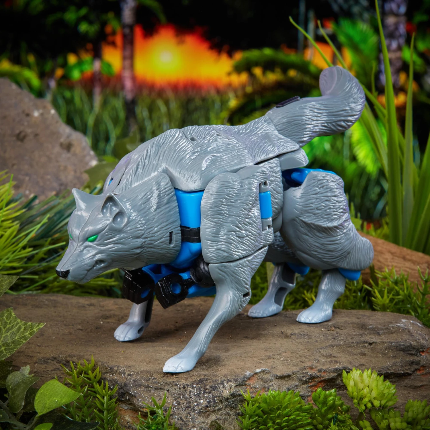 Hasbro Transformers Generations Beast Wars Action Figure - Maximal Wolfgang 6 Hasbro Transformers Generations Beast Wars Action Figure - Maximal Wolfgang - Image 6