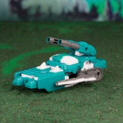 Hasbro Transformers Buzzworthy Bumblebee Action Figure - Troop Builder Multipack -Deals Action Figures Store f7133 dio tra bb gen legacy multipack 0016 2000px 300dpi