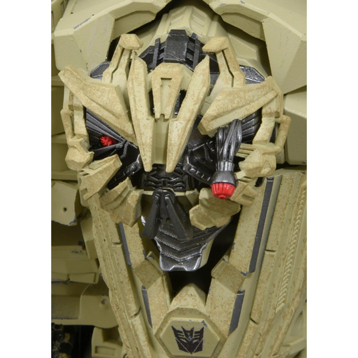 Hasbro *PRE-ORDER Transformers Movie Masterpiece MPM-14 Action Figure - Decepticon Bonecrusher 10 Hasbro *PRE-ORDER Transformers Movie Masterpiece MPM-14 Action Figure - Decepticon Bonecrusher - Image 10